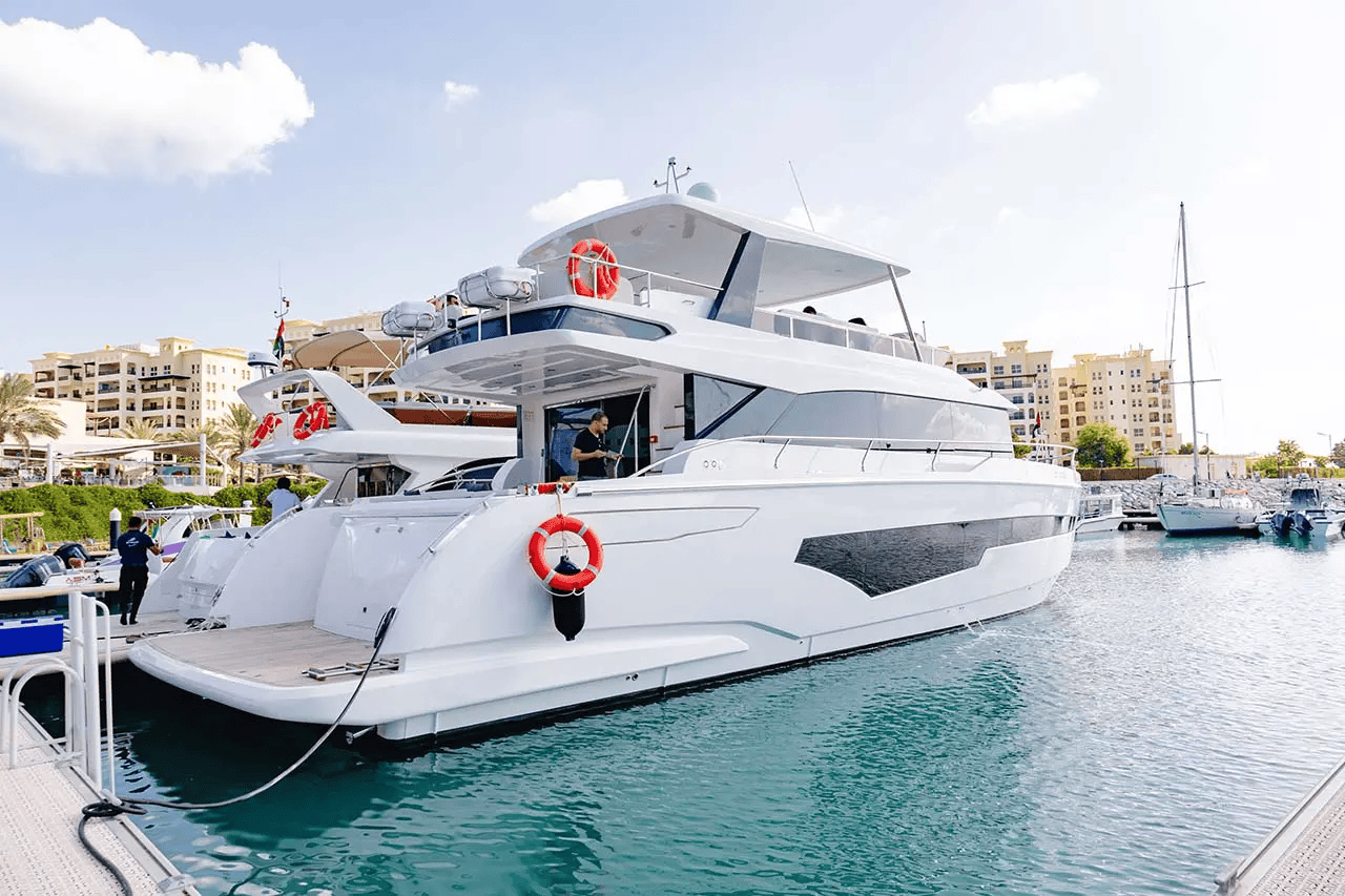 boat rental Dubai Marina